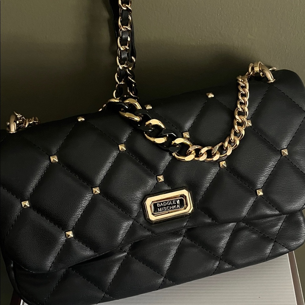Badgley Mischka Black Quilted Chain Shoulder Bag